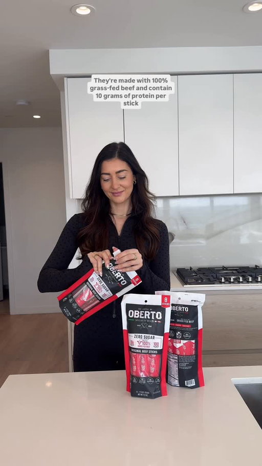 My FAVORITE healthy high protein snack, the @obertobeefjerky beef sticks are now available on their website!! 

They have 10g of protein, 0g of sugar, and are made with natural grass fed beef! 

Getting these shipped to your door has never made healthy snacking easier! 

Shop them now at www.oberto.com ✨

#oberto #obertobeefsticks #healthysnacking