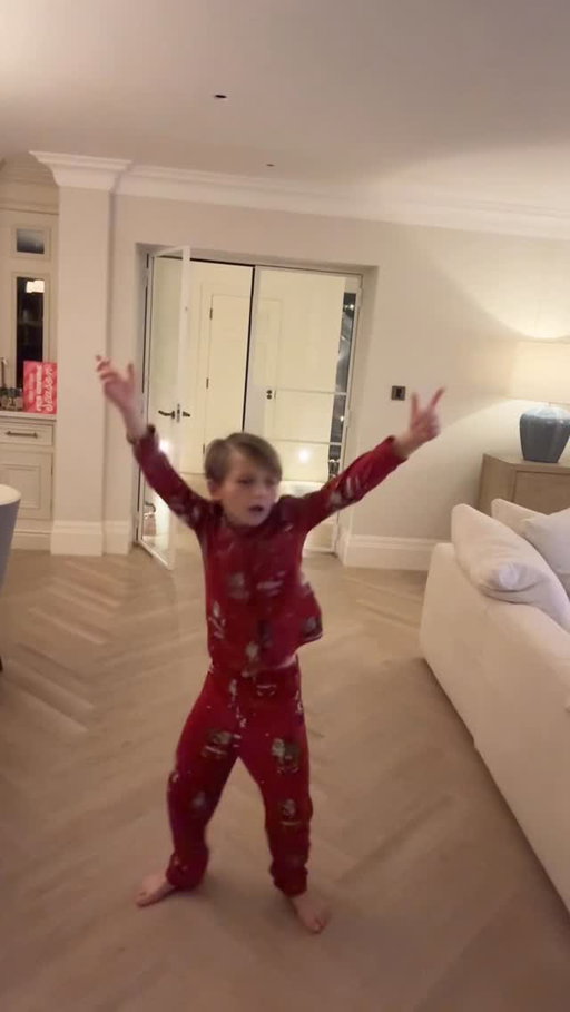 Schools out = christmas is on 🤣😅🕺🏻🎄🎅🏼