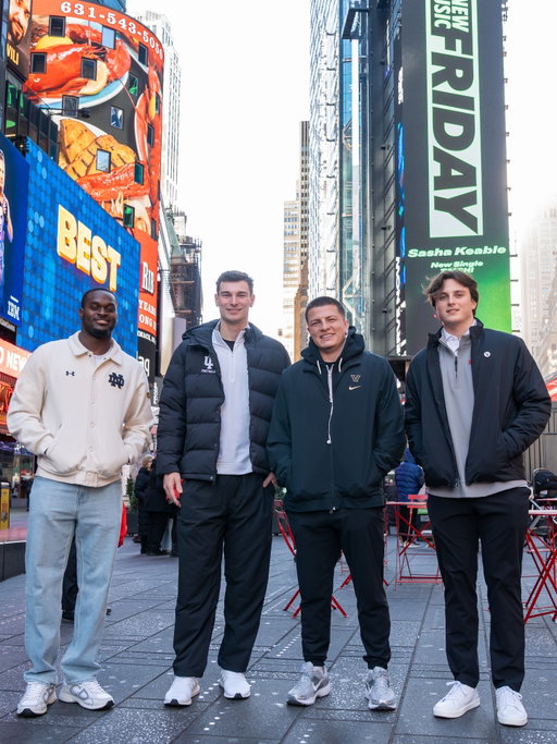 Our finalists have arrived in the Big Apple 🍎

The 2025 Heisman Trophy Weekend begins! 

#heisman