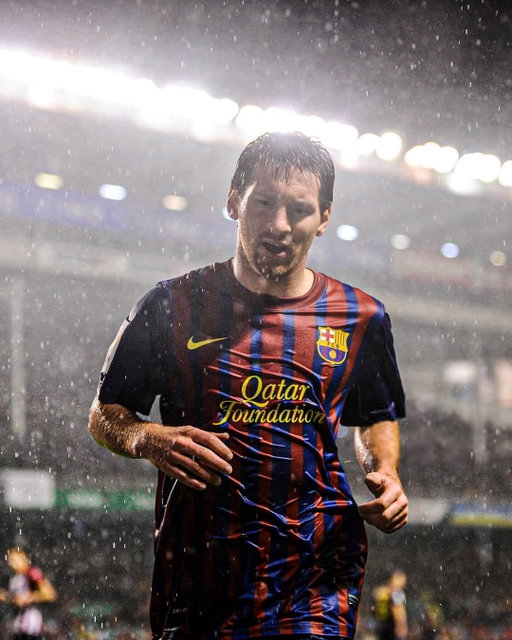 Leo Messi ⚽️ + 🌧️. Hits different 🤩

🚨Black Friday Sale is live at @the_retrokits 
Buy 1 & get the 2nd at only 50%‼️
Buy 2 & get the 3rd for FREE 💯
➕✈️Free Shipping on all orders⚡️

.
.
.
.
_________

#football #futebol #futbol #fútbol #futbol #footballplayer #footballers #blaugrana #barca #fcbarcelona #calcio #footballfever #craque #legend #leyenda #footballmemories #classicfootballshirts #classicfootball