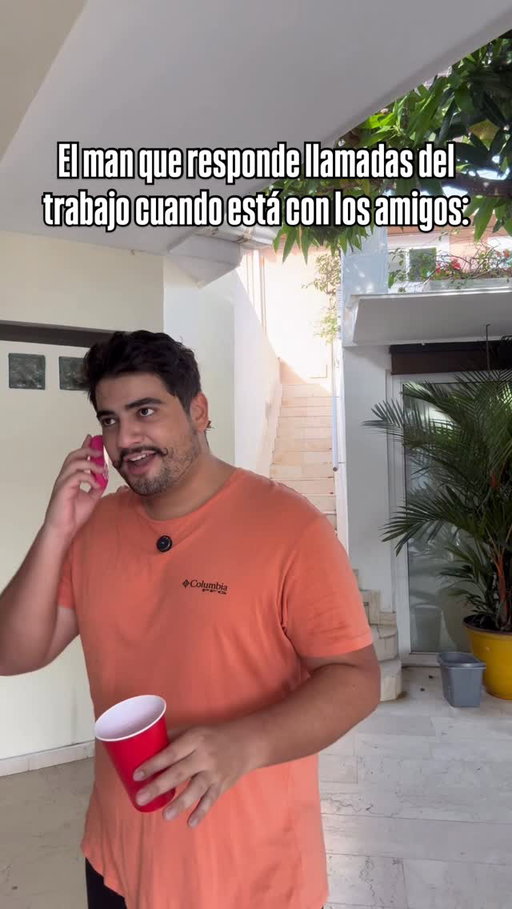 No puede faltar este personaje 🤣 el man que responde llamadas del trabajo cuando está con los amigos | orlanduco