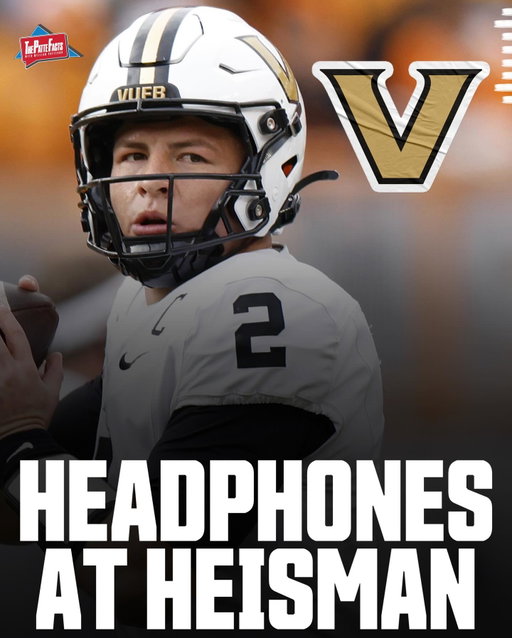 Vanderbilt Quarterback Diego Pavia left his headphones dangling while shaking hands at the Heisman Trophy Friday activities 😬

Pavia, a Heisman Trophy Finalist, left his wired headphones around his ears while shaking hands with members of the Heisman Trophy panel.

Fans online are calling Pavia disrespectful for not removing the ear-buds when meeting people.

Pavia led the Commodores to a 10-2 season this year and was one of the most impressive players in all of college football by totaling over 4,000 yards and 36 total touchdowns. 

#collegefootball #cfb #cfb25 #cfb26