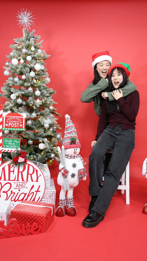 always wanted to do those jcpenny type photoshoots 
@bymestudio.ca 

#bayareaactivities #bayarea #holiday #photoshoot #selfphotostudio #byme