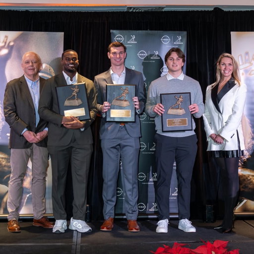 Tonight, our finalists received their Heisman plaques, celebrating their outstanding achievements both on and off the football field. 🏆 

Diego Pavia, not pictured, flew to Baltimore to accept the Johnny Unitas Golden Arm Award. 

#Heisman #heismanheritage