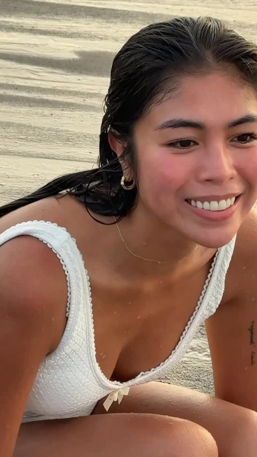 Saw a few friends jump on this trend and it couldn’t be more me. I enjoy the city every now and then, but the island is where I’m truly happiest 🥰