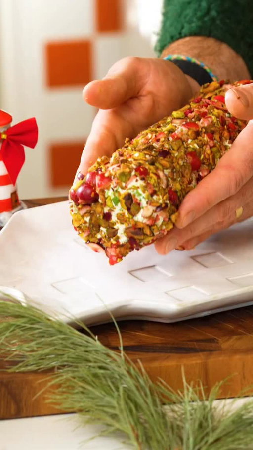 Save this recipe to your “Holiday Appetizers” collection!
•
Here’s what you need:

Ingredients: 
300 grams goat cheese
8 oz cream cheese
1 1/2 cups sliced green onions
6 sliced of cooked bacon, chopped
1 tsp salt
1 tsp pepper
1 orange zested
hot honey drizzle on top
CRUST
1 1/2 cups crushed pistachios
1 cup cranberries chopped
pinch of salt
•
Save this one folks! And comment “Recipe” to have the full recipe sent to you!