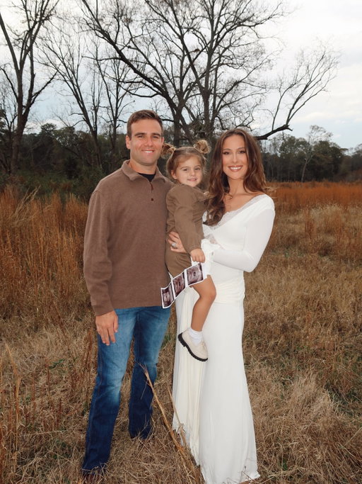 Our family is growing and our hearts are full — a true blessing🤍🧸☁️🙏🏻

Blair couldn’t be happier to be promoted to big sister!🥹