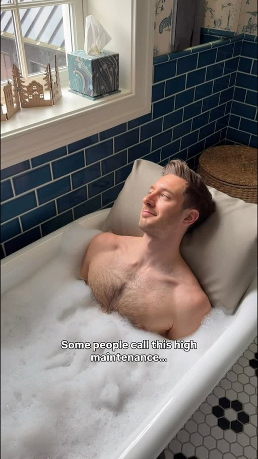 I’ll be right here soaking until the New Year! 🙆‍♂️🛁 @badesofa_usa bath pillows makes any tub feel like soaking on your sofa. It’s soooo comfortable! badesofapartner #badesofa⁣
⁣
#funny #comedyreels #funnyreels