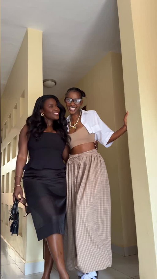 I live through her @__taylorv 

First Born Daughter Vs Last born Daughter styling.
#fashion #ootd