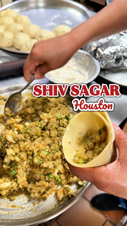 🇮🇳 @shivsagarhou is an all-vegetarian Indian restaurant that has been on Hillcroft for 18 years! Krishna and her husband Abhay are still in the kitchen every day ☺️ This is a go-to for fresh food that’s full of flavor, but won’t make you feel heavy afterward. What do yall get there?

📌 Shiv Sagar: 6662 Southwest Fwy, Houston, TX 77074

#houston #houstonfoodie #houstonfood #houstontx #htxfood #indianfood #panipuri #indiancuisine #houstonfoodblogger #htxeats #htxfoodie