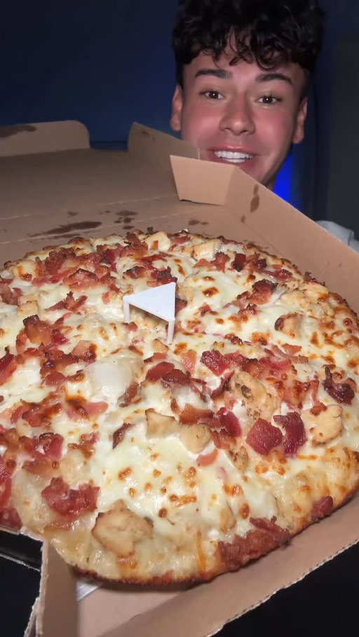 Domino’s Pizza Mukbang #dominos #dominospizza #parmeseanstuffedcrust #mukbanh #asmr #foodie #foodiegram #eatss #viral #explorepage @dominos
