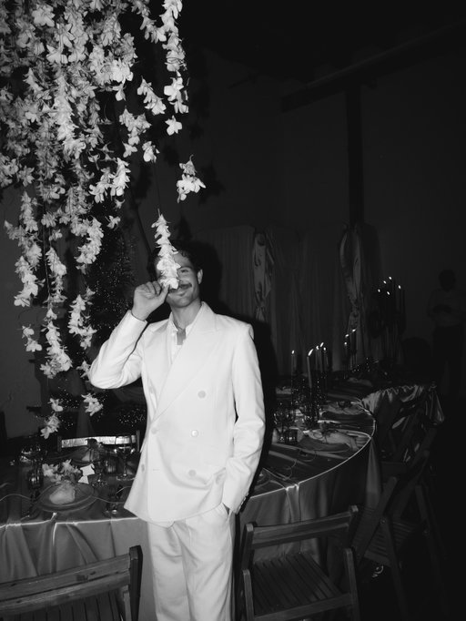 maybe i like xmas now 🫂✨ @studio_____galla 

photos by @grantlegan