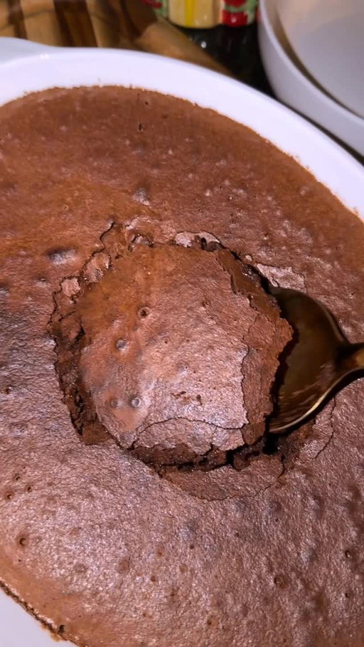 Ina Garten’s Viral Brownie Pudding 🤤

a couple of notes:
- this was much better served with milk vs. ice cream which turned out too sweet.
- I used 1/2 tsp of vanilla extract.
- make sure to cool it down before serving
- measure your flour right because that’s wha’s gonna make it either cakey or luscious and velvety

good luck!!!! 😘