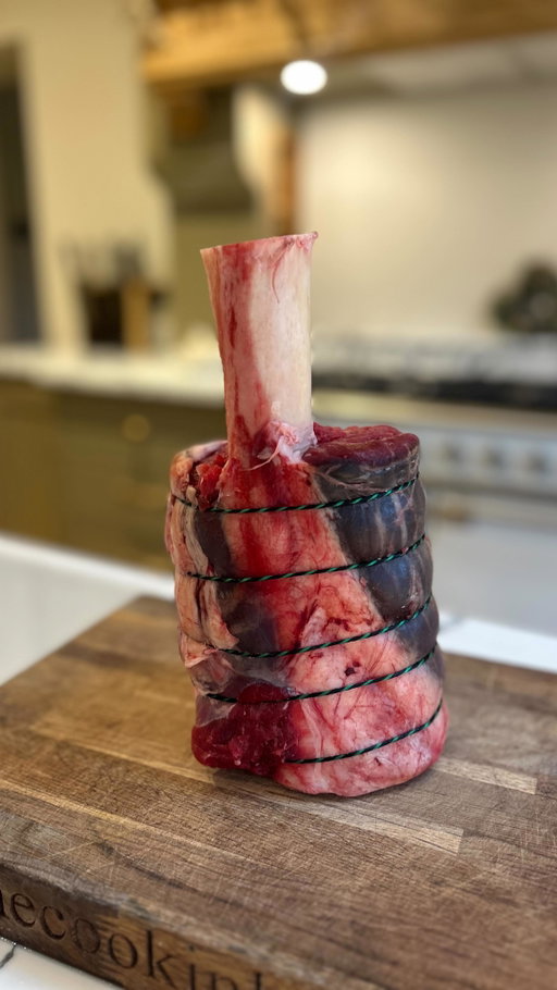 Thors hammer! Let’s see what all the fuss is about! Low and slow with lots of onion, carrot, celery, smoked bacon, red wine, garlic and time - I reckon a good 5-6 hours. Happy Sunday yall! #cook #eat #food #meal #dinner #dinner #cooking #lunch #meat #sunday