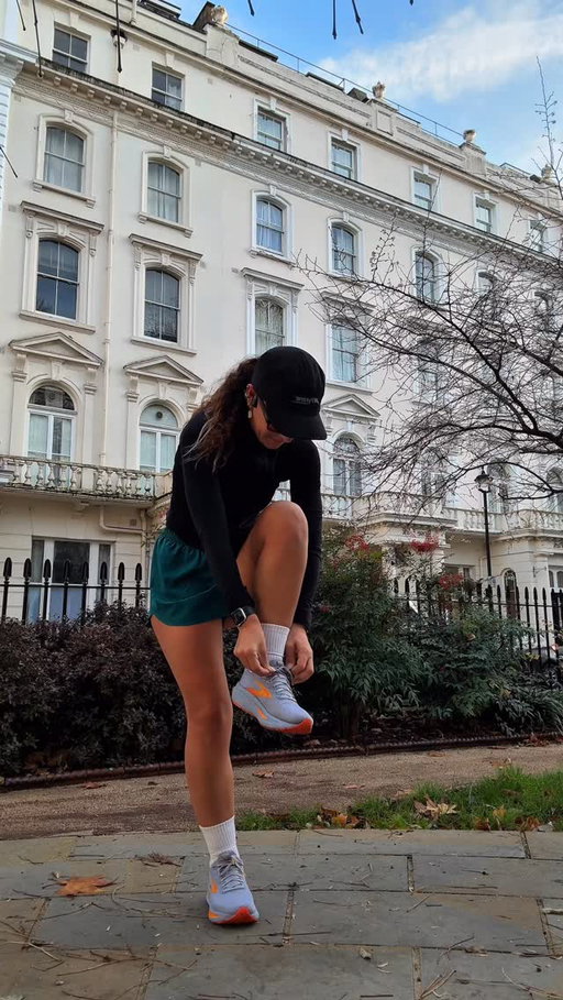 running in London hits different 🇬🇧

short, top: @oysho 
shoes: @brooksrunningfr 

#londonrun#courseapied#runninggirl#girlrunner#girlrunning#outdoorgirl#activelifestyle#activegirl#sportsaddict#londonrunning#hydeparklondon#londongetaway#runaroundtheworld