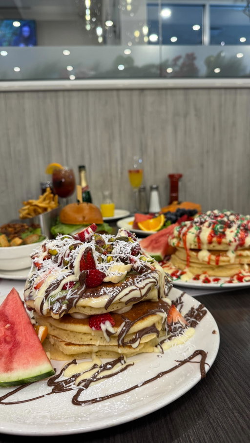 SAVE & SEND THIS TO A BRUNCH LOVER ‼️

2 for 1 on ALL cocktails and mimosas all day EVERYDAY & a brand new holiday lunch special menu!!! the pancake dishes are sooooooo good (pistachio one was my favourite)😍😍

dishes featured in this video: pistachio nutelluxe stack, merry christmas pancakes, 3 cheese breakfast burger, salmon avocado toast

ONLY at @petinoslaval 📍 540 Autoroute 13, Laval