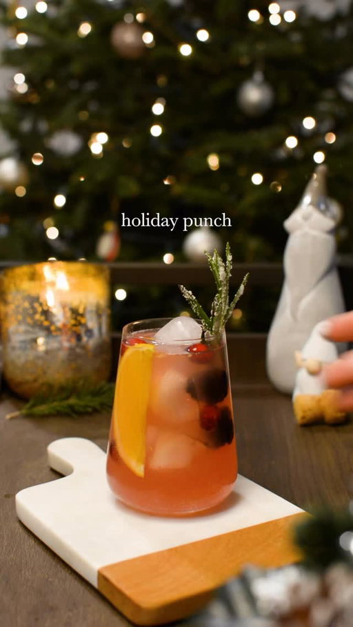 Must. Repost. Every year! This was one of the first holiday cocktails I made and it’s still one of my best 🥂

🎄 HOLIDAY PUNCH 🎄
- Orange slices, blackberries, cranberries, rosemary sprigs 
- 2 cups cranberry juice 
- 1 cup orange juice 
- 1/2 cup vodka
- 1 bottle prosecco 

Start by adding your dry ingredients to a large pitcher. Then combine cranberry juice, orange juice, vodka and prosecco. Stir and serve over ice. 

21+ to enjoy 🍾

#holidays #holidaycocktails #holidaypunch