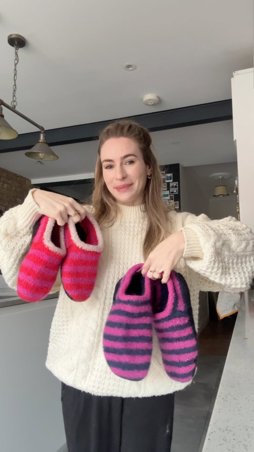 If I tracked every hour of knitting how long would it take to make the #sailorslippers by @anniesews. This is just the cutest and quickest gift knit for this Christmas so I wanted to time how long it’s taken me to make a size 11 pair for G and myself a size 4!
I just love these and I think it was time very well spent! #knitting