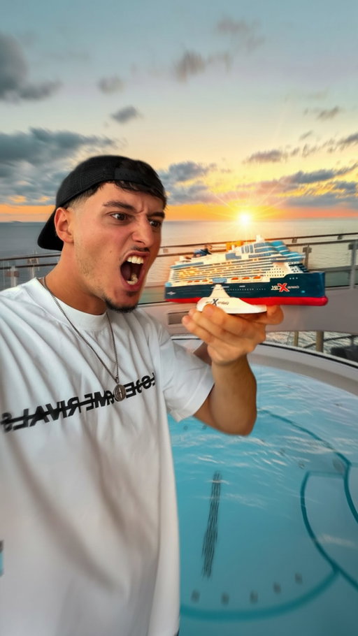 Cruise meal today 👨🏼‍🍳⚓️
- @celebritycruises 
#transition #lethimcook #cinematicvideo
