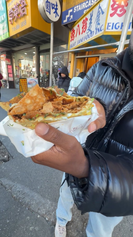 Trying a Jian Bing in Flushing Queens! 

📍 Eight Jane 
 37-12 Main St, Flushing, NY 11354

#chinatown #nycfood #foodreview