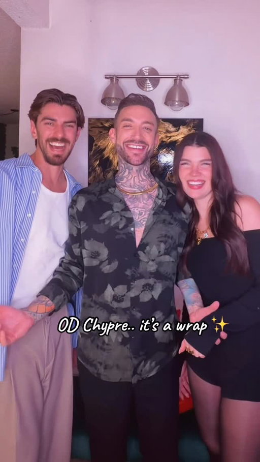 That’s a wrap OD Chypre! 👏🏻🥂

De loin ma saison préférée de Truth or Drink depuis le début du concept sur ma chaîne YouTube!

Chaque candidat(e) d’OD Chypre est arrivé(e) avec une ouverture incroyable, une vraie personnalité aux mille couleurs et tellement de jus pour les entrevues ☕️👌🏻
J’ai eu un plaisir fou, sincèrement.
Ce sont des humains formidables que je suis extrêmement reconnaissant d’avoir rencontrés, les uns après les autres 🥹✨

Merci à la prod d’ @od_officiel de me faire confiance pour une 5e année avec ce concept. Je réalise vraiment la chance que j’ai de faire ce métier-là, tellement le fun 🙌🏻

J’espère que vous avez aimé cette saison autant que moi, et l’angle un peu différent, sans filtre et sans limite, que j’ai voulu apporter 🎉💃🏻

Merci d’être là semaine après semaine, toujours au rendez-vous. 🥹
Sans VOUS, tout ça ne serait malheureusement pas possible et je ne l’oublierai jamais. 🫶🏻 

Un énorme merci à mes partenaires de la saison pour votre confiance en mon travail et tous les beaux cadeaux pour les candidats! 🎁💛 ; @popunderwear @poseidn3d @kevinskyle_pro @datekaraoke @districtvideolounge @leweisermtl @stocknsoda 

Maintenant, place aux entrevues d’OD Tentations 😏🔥
(coming soon hihi)

👉 Pour le Truth or Drink des grands gagnants : lien dans ma bio 🎙️👑

#odchypre #occupationdouble #od #truthordrink pourtoi
@juliepier_ @lausiegw @arnaud.od_officiel @achillefps @alexlssier @cindy.od_officiel @mathis.od_officiel @any.candelier @deymienversace @maxrobzz @clatrottier @nao_niaise @mariemay.od_officiel @laurie.od_officiel @xavierdrolet_ @cedrik_giguere @cathtremblayy @elisa.od_officiel @yorickjeann @danick.od_officiel @claudia.od_officiel @seb_sylvestre @bea.drolet @anthony__pilotte @johanie.lacharite @charlesarsenault_ @jeremy.od_officiel