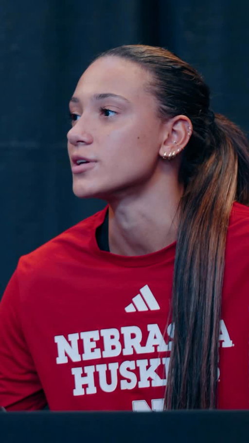 Harper Murray shares what senior Rebekah Allick has meant to @huskervb ❤️
