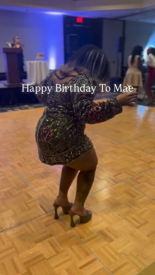 Okki Mae ✨

Holiday party went kind of crazy. 

#sagseason