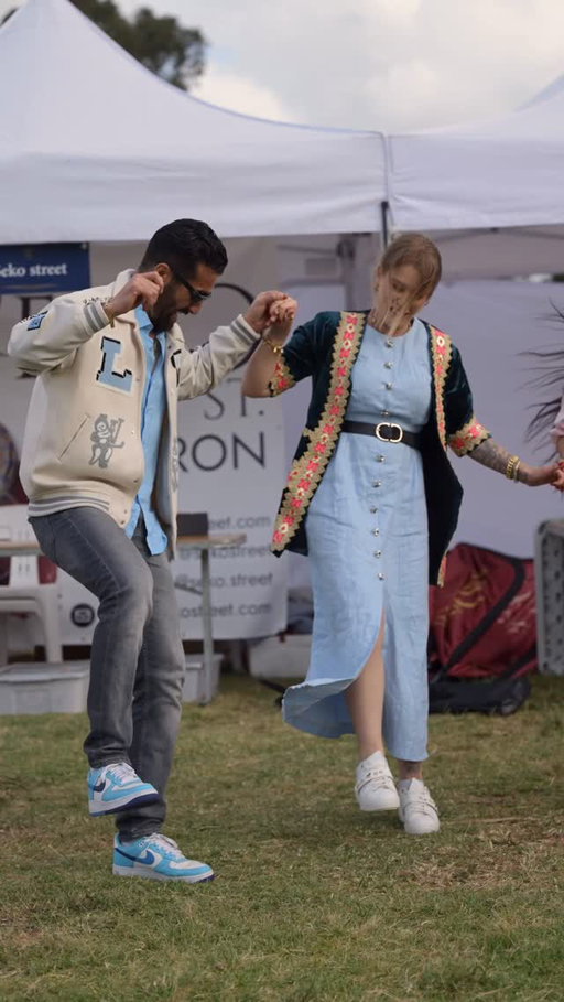 ⁨	⁨	رقص لُرى كِلى خانم و من وسط كريسمس پارتي تو دل استراليا🕺💃😍❤️⁩⁩