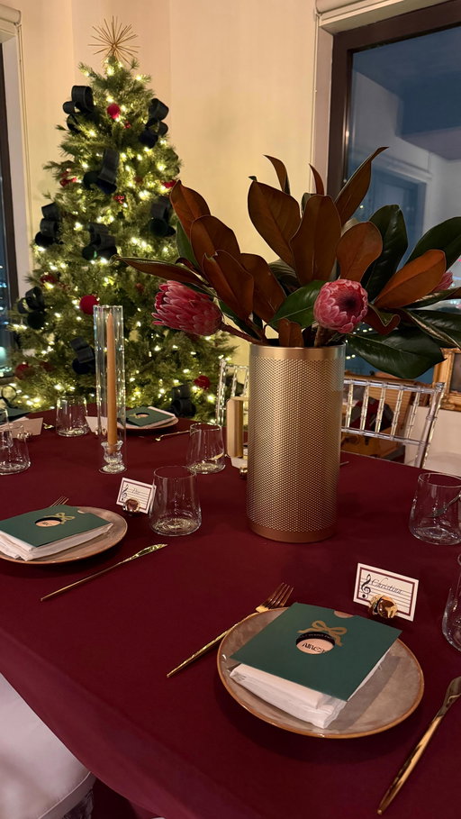 “SOUNDS OF THE SEASON”

During the holidays 926 was vibrant! Music defined the season. And while that soundtrack may be different for everyone, those songs are tied to memories, feelings, and traditions. 🎶💃🏽

During dinner we shared songs, stories, and sang happy birthday! This is an experience. 

Join our guest list! And stay tuned for our January dinner. ✨ 

#Nine26 #Nine26SupperClub #BronxSupperClub