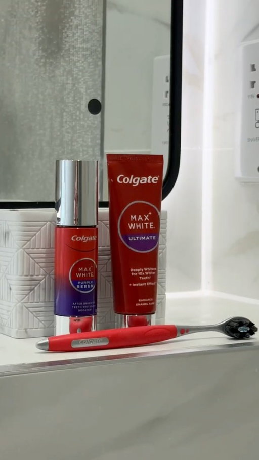 Let's get ready for the Christmas party 🎉 

*Instant effect is temporary

**by removing surface stains with twice daily brushing. Individual results may vary.

#Colgate