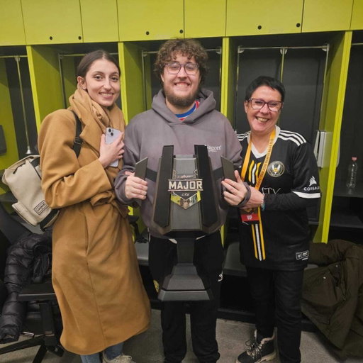 Hello I won 3 Majors

This year has been incredible. We've worked hard, we've accomplished a lot and I am super proud of the team.

Winning a Major is a dream for every CS player but we always want more and winning 2 in the same year is just amazing.

Thanks again everyone for being here and cheering for us, it means a lot and we wouldn't be here without you ❤️