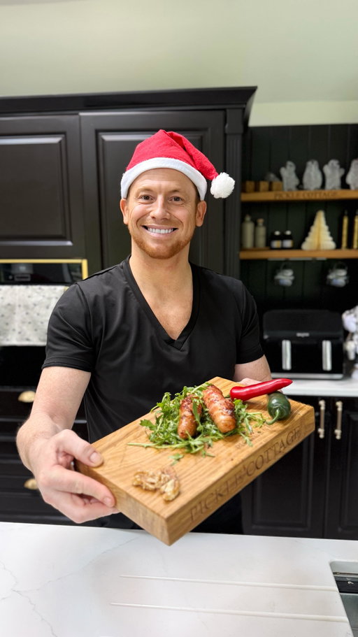 New and improved pigs in blankets 🎄🥓

With Christmas just around the corner, here’s one you’ve got to try next week.

Stacey approved, kids love them every year, sticky glaze, crispy bacon and all done in the air fryer 😍 And there’s some for the veggies too!

What’s your favourite part of Christmas dinner? 👇