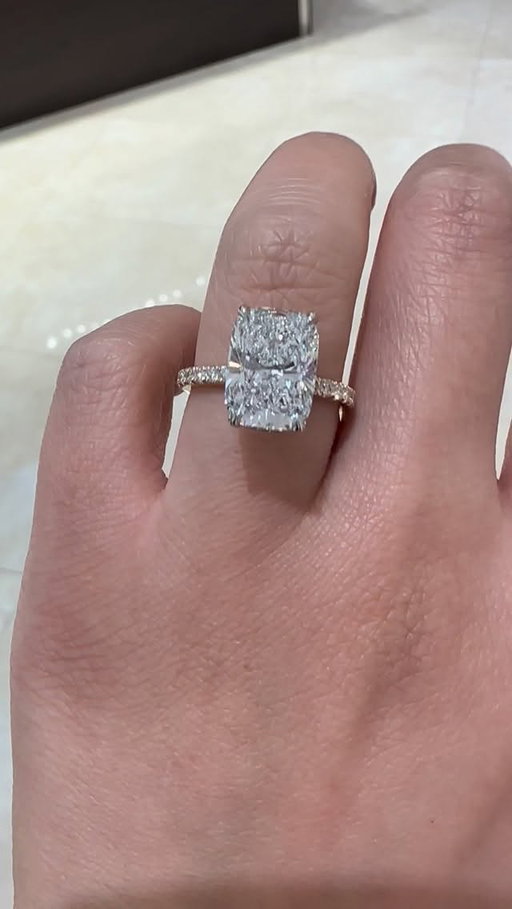 Because sleigh bells should turn into wedding bells💎✨ 

Explore a huge selection of the most breathtaking diamond rings that she will be proud to own. Any shape. Any size. Any budget.  #JosephAnthonyInc #WindsorOntario #FamilyOwned #ShopLocal #HolidayProposal #CushionCut #DiamondRing