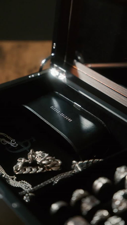 GIVEAWAY CLOSED — win the new Reliquary collection box. Read below.⁠
⁠
A vault for what you’ve earned.⁠
Built from solid wood and designed to protect the pieces that carry your story, the Reliquary Jewelry Box is our largest storage piece to date — made for collections that deserve more than a drawer. Available in black or brown.⁠
⁠
HOW TO ENTER:⁠
– Share a photo of your Clocks + Colours collection⁠
– Tag us and use #CCReliquary⁠
– Tag 2 friends in the comments⁠
⁠
We’ll be selecting 2 winners, each receiving a Reliquary in the colour of their choice. Giveaway closes December 22nd.