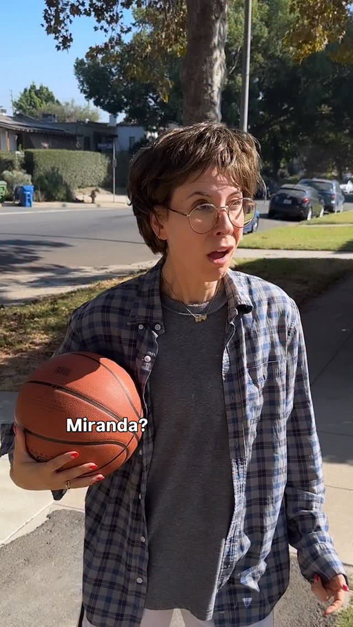 Felt like we needed Steve today. (With the outtake heard around the world.)🥶
.
.
.
#miranda #muhwanda #steve #comedy #outtakes #satc #lol #relationships #relationshipgoals