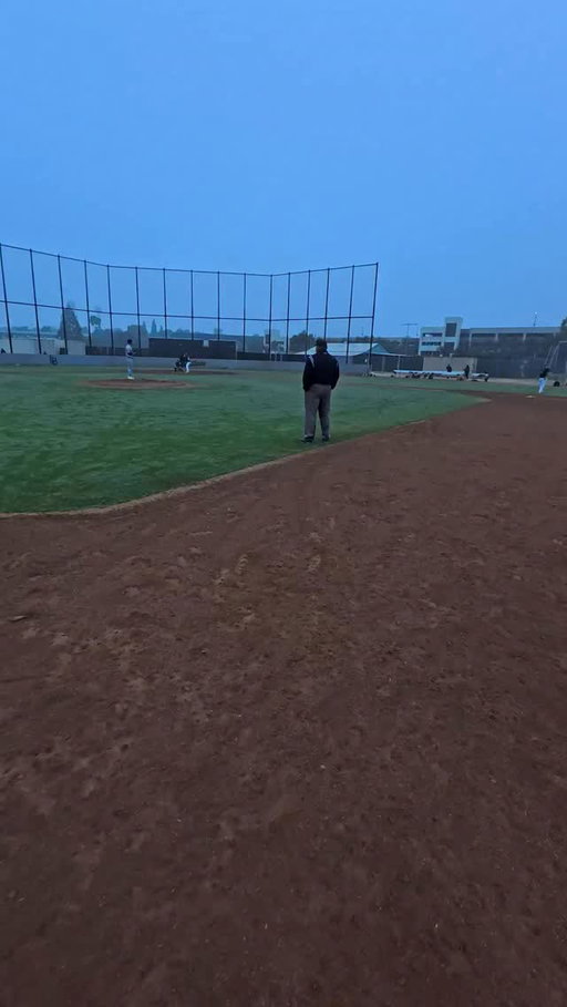 Buddy might be the worse base runner ever 😂