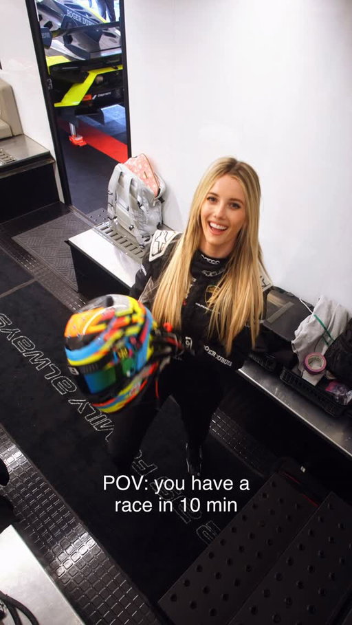 Gotta do the hype dance before the race starts💃🏼😏 

#racecardriver #racing #racecar #motorsport