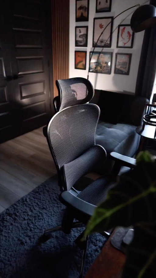 The SIHOO Doro C300 features self-adaptive dynamic lumbar support, a flexible 3D headrest, and smooth weight-sensing recline—designed to move with your body, not fight it. It’s the kind of comfort you need when spending long hours at your desk!

🎄 Christmas Sale (Dec 15–25)
🔗 Link in bio - use code SUGR for 6% off
#SIHOO #SihooDoroC300 #desksetup  #homeoffice  #workspace  #interiordesign 
@sihoo__official