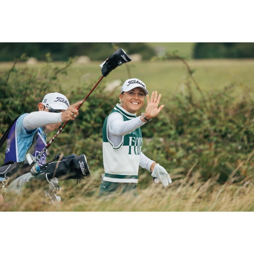 2025 Recap 🎬 ⬇️

Main goal: 
- To fight to be my happy, unapologetic authentic self all year long, on and off the course ✅

And only by doing so would my competitive goals follow:
- Keep my LPGA card ✅
- Make the cut on a major ✅ which actually ended up being 4 cuts out of 5 and a Top 10 along the way
- Get a win ❌ but did put myself out there 🟢
- Hyrox doubles and solo ✅
- Run races ✅ x2 

Ongoing work and progress on accepting my intense personality and mind — emotional rollercoasters included, and there were way more than I would like to 🟠. But it never got as dark as before, or if it did, not as long. Progress. 🟢

Gained more maturity. More subtlety. A better understanding of myself, my game, my swing SOS (Same Old Sh*t), how to work on things and analyze it all. I progressively shaped the LPGA into what I want it to be for me, surrounded by incredible people. 🟢

Did have to deal with some off the course situations that got in the way on a few tournaments 🟠 Hard moments that led to some angry and frustrating times because it felt like a waste of time and tournaments — but it never is and meaningful lessons and changes came with them (big exciting change on Jan 7th actually!) 🟢

Did have some off the course magic though when witnessing my brother getting married ✨ (deserves a post of its own). 

Beyond grateful for everyone who supported this process — my family, my parents always a phone call away no matter what time of day and night, my sponsors and my staff, with whom we’ve put in excellent work throughout the year. 

Special shoutout to my co-pilot and friend — the best caddie I could ask for. A true friend when I needed one, a running and workout partner who pushed me when training got a little too lonely. You made this LPGA comeback so much brighter.

Biggest thank you to all of YOU following me on this journey. I truly feel your vibes and support. I hope I can inspire you to be your unapologetic self, to take care of your heart and mind, and to keep chasing your dreams with big and ambitious goals. 

Cheers to 2025 for the growth, lessons, courage, and resilience — and here’s to welcoming 2026 with clarity, intention, and going all in. 🥂