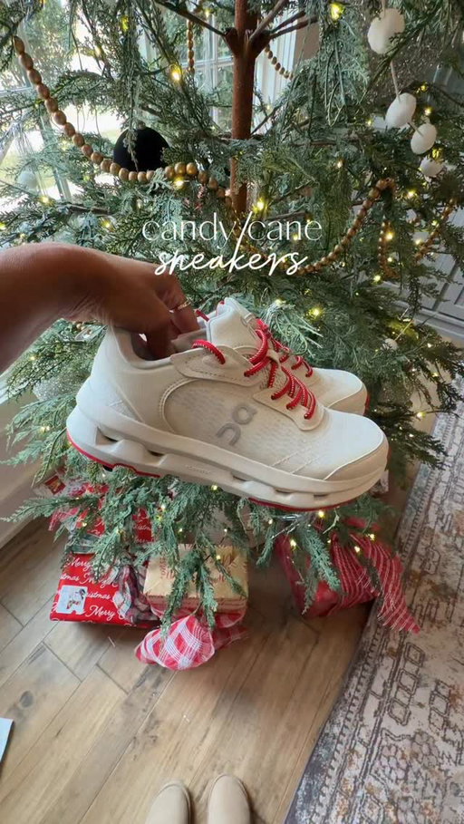 Kind of in love w/ these beauties! ❤️👟 

Comment “RED” for the 🔗 

#sneakers #instashoes #shoeshopping #outfitinspiration #style #fitness #workoutmotivation #fashion #sneakerhead