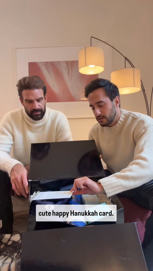 this year we gifted some of our favorite items to some of our favorite people for hannukah ♥️

thank you @jonathanadler, @trudon, @glenfiddichwhisky & @janejewels for being part of this. 

#hannukah #boyfriend