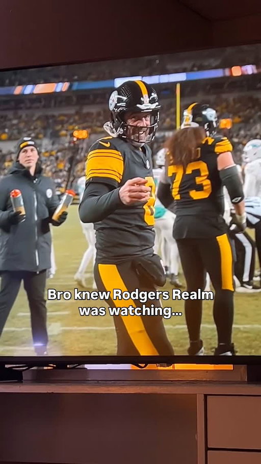 Bro had me cheesin at the TV, we all know he was thinking about old buddy Realm.