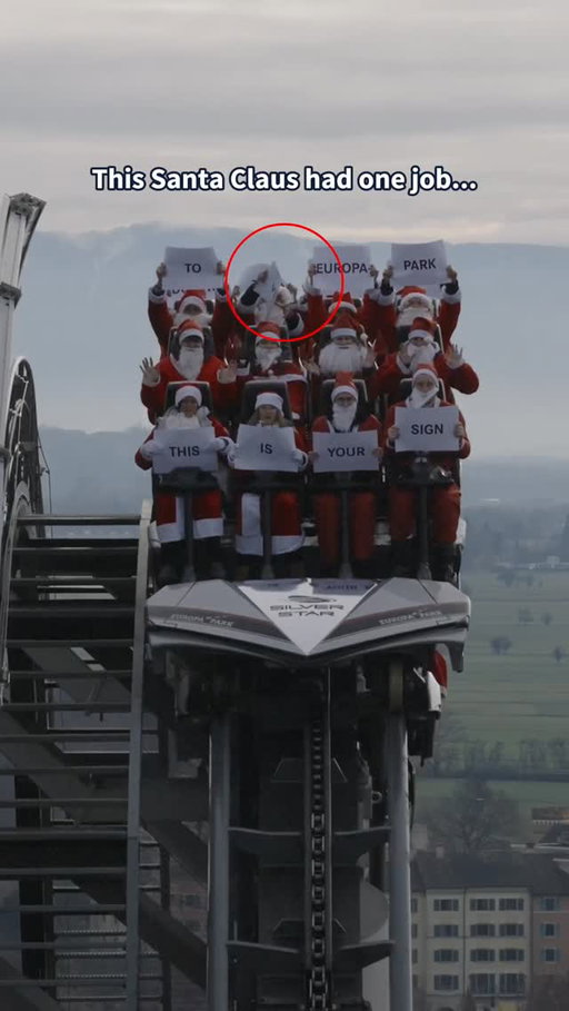 Seriously... one job... #EuropaPark #SantaClaus #rollercoaster #fail
