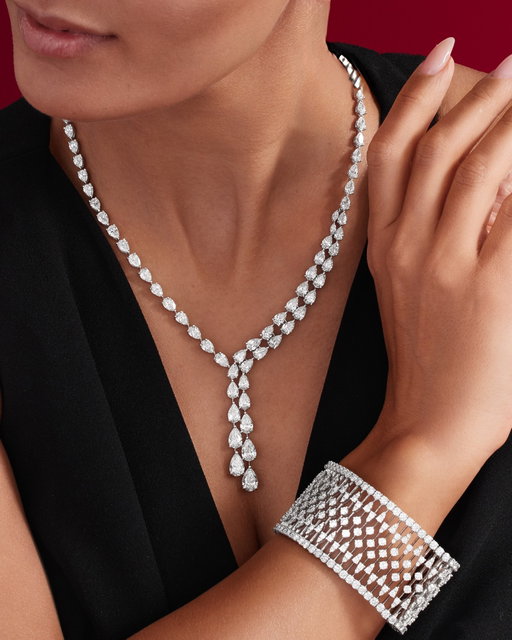Brilliance that belongs under the lights

Explore our curated collection of exclusive pieces at Royal de Versailles.

#RoyaldeVersailles #RdV #FineJewellery #DiamondNecklace #DiamondBracelet #Diamonds #ChristmasGifting #Yorkville