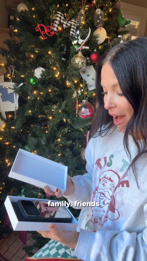 If you still need a last-minute Christmas gift… this is it 🎁
Cute, protective, and actually useful.
Thanks @casetify 🎄 shop all their cases at Casetify.com

#casetify #phonecases #christmasgift #gifthack