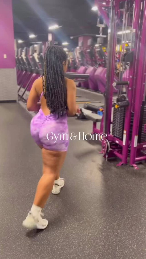 LOWERBODY WORK - SAVE FOR LATER 🍑
.
.
Happy TuesdayBaddies! Just because the holiday season is here, doesn’t mean you can’t strengthen your glutes and legs at home or at the gym💕
.

*
Grab your materials & let’s work⤵️ 
Complete 3 sets x 20reps 
Workout Details⬇️
⚪️cable leg kickbacks / home
⚪️seated leg press /home
⚪️RDLS /home
.
.
.JUMPSUIT: @licifit 
————————————
Subscribe to my 6 BADDIE Hourglass ⌛️ Program Now Available via Built By BENN App - click link bio to download! Available for iOS + Google play 📲
.

.
.
LIKE 📲 | SHARE 🧡| SAVE 🫂
.
.
.
#reels #explore #gymmotivation #glutes #fitness #explorepage #fitnessaddict #facebookreels