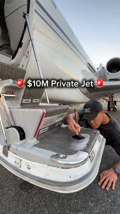 $9k/hour working on $10M Private Jets as a Full Time Aircraft Technician 

#aircraftdetailing #detailing #aviation #aircraftmaintenance