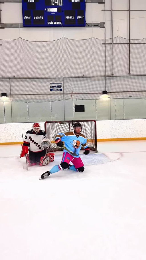 One knee spinarooni #hockey #pavelbarber #trickshot