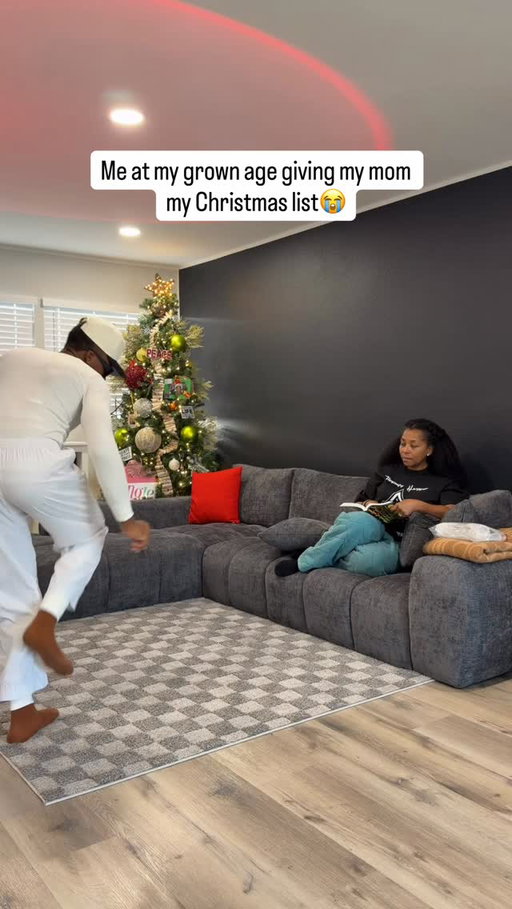 And she come through every year🤞🏽😭

(Peep my list tho🤣)

#christmaslist #motherandsontime #christmasinspo