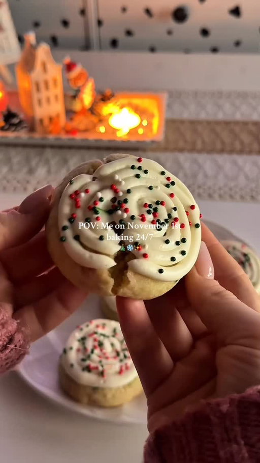 Christmas Frosted Sugar Cookies 🎅🎄🍪

via: tt/yume.bakery

#recipe #food #foodys #viral #cooking #cookies #christmas #vinceguaraldi